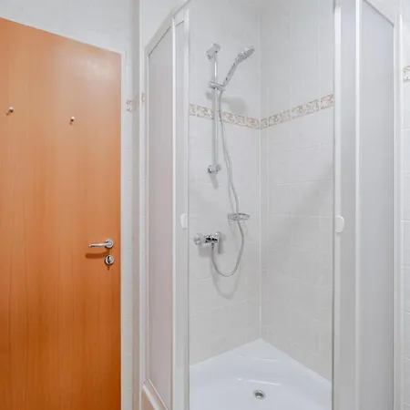 Blueground Vinohrady Pool Nr Vysehrad Prg-88 Apartmán