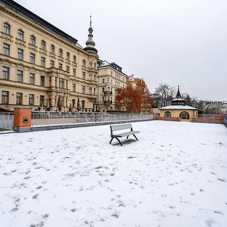 Apartmán Blueground Vinohrady Pool Nr Vysehrad Prg-88 *